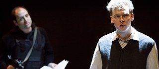 Residenztheater actors present the readings of two Kurdish playwrights at Welt/Bühne II