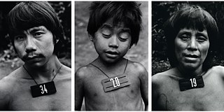 Opposing forgetting and overlooking with the camera.