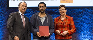 The Award ceremony in Munich: Klaus-Dieter Lehmann, president of the Goethe-Institut, Abbas Khider and Uta-Micaela Dürig, manager of the Robert-Bosch-Stiftung. 