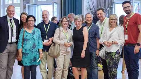 CEO Johannes Ebert with Marianne Hepp (honorary president of the International Association of German Teachers (IDV)) and representatives of the organisation team. 