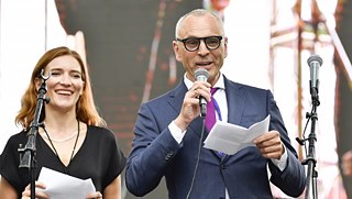 Jenny Mügel und Rudolf de Baey eröffnen das AleMANÍAfest