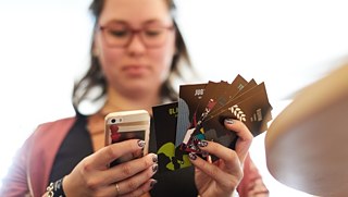 Aus Karten werden die Werte ausgewählt