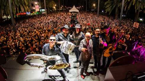 Brachten die Sektgläser zum Klirren und die Menge zum Beben: Nortec Collective Presents: Bostich + Fussible