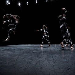 „Puppets“ von Paula Rosolen