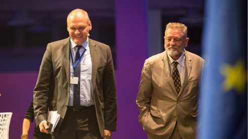 CEO Johannes Ebert with the president of the Roberto Cimetta Fund, Ferdinand Richard.