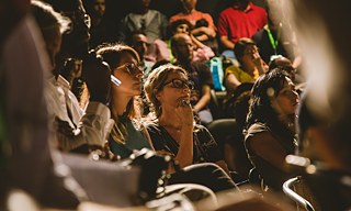 O público em Salvador mostrou-se muito interessado na palestra de Lilia Schwarcz.