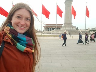 Auf dem Tiananmen Platz mit Mausoleum
