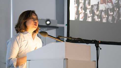 Kuratorin Chor Lin Lee
