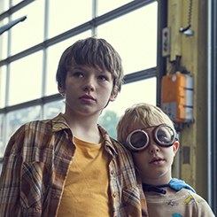 Zwei Jungen im Grundschulalter &copy; Bild: Espoo Ciné Aus: Matti und Sami und die drei größten Fehler des Universums