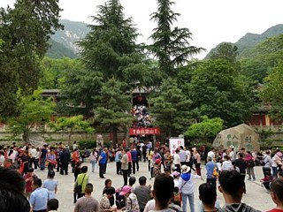 Menschenmassen: Wollen die alle dort hoch?