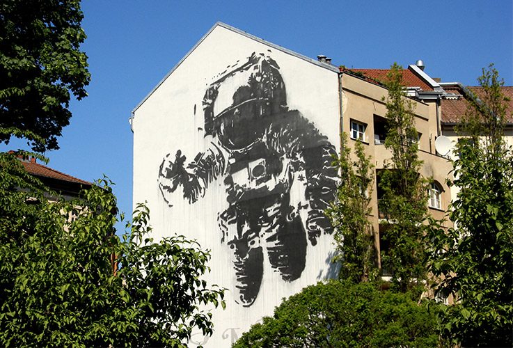 „Astronaut Cosmonaut" von Victor Ash