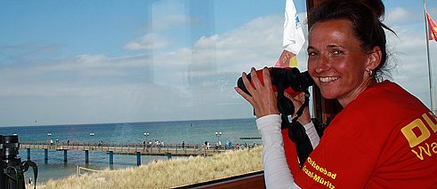 Susann Stark liebt ihre Arbeit beim Wasserrettungsdienst von Graal-Müritz.