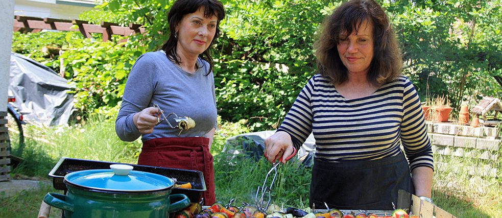 Marinated vegetable kebabs on the grill 