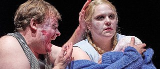 Berliner_Ensemble_Kreidekreis_13_Foto_Horn