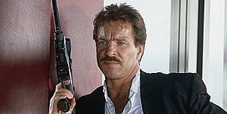 Bösewicht Probek, Mann mit Waffe &copy;  Midnight Sun Film Festival Die Katze