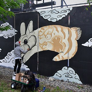 Peinture murale en construction de Golden Rabbit Silent Monkey.