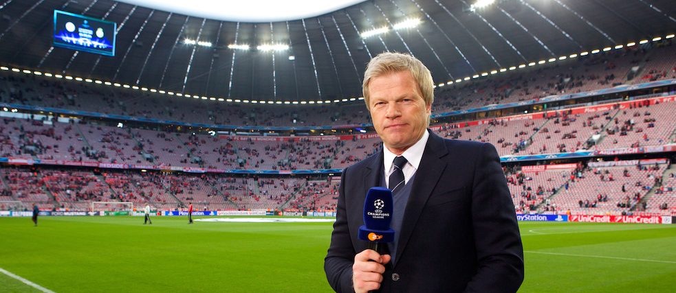 Mantan penjaga gawang nasional Oliver Kahn sebagai komentator sepak bola untuk ZDF