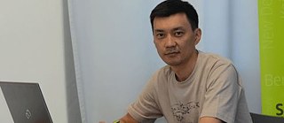  Мұхит Сүттібаев, АСБК-ның қоғаммен байланыс жөніндегі қызметкері &copy; Foto: © Sergej Astrelin  Мұхит Сүттібаев, АСБК-ның қоғаммен байланыс жөніндегі қызметкері