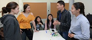 Пікір-сайыс кезінде &copy; Foto: © Sergej Astrelin Пікір-сайыс кезінде