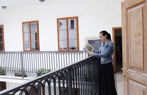 Blick vom Balkon des Europäischen Hauses in den schönen Innenhof.