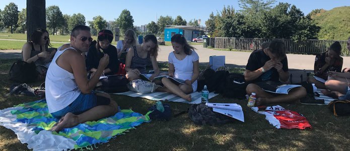 Unterricht im Freien | Foto: Polina Samoilenko