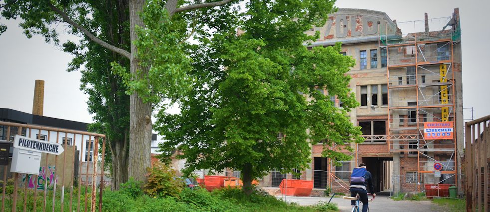 Vchod do ateliérového domu, Franz-Flemming-Straße