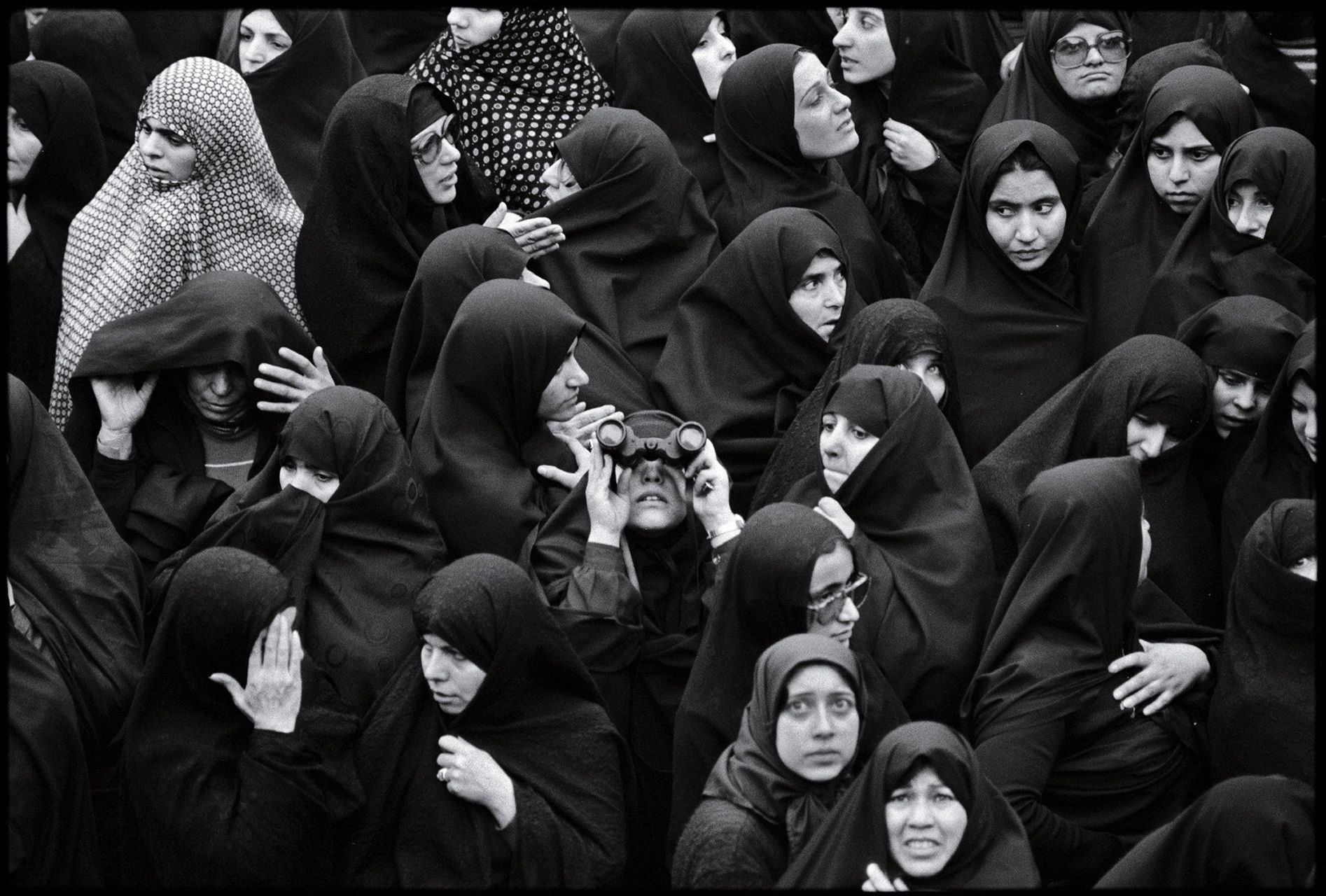 Иран мусульманская. Женщины в Иране после исламской революции. Иран до исламской революции 1979. Иран после революции 1979 года. Иранские женщины в 1979.