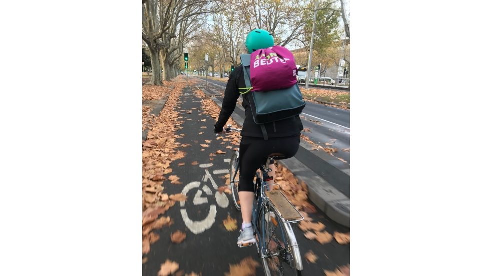 Auf dem Weg ins Goethe-Institut Melbourne.<br>Im australischen Bundesstaat Victoria gilt Helmpflicht.