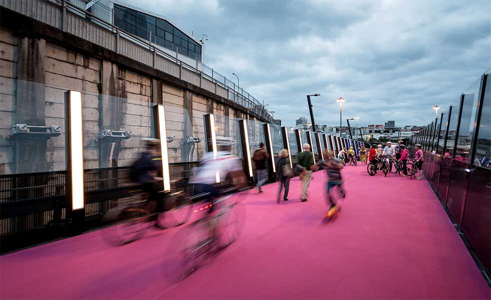 Der Lightpath in Auckland in Neuseeland verwandelt sechshundert Meter Autobahninfrastruktur in einen innerstädtischen Radweg.