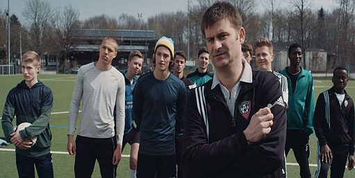 Le voyage sur les vagues/In our country