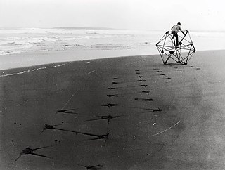 Acto poético recorrido terreno, Ciudad Abierta, c. 1970 &copy; © s/w Fotografie © Archivo Histórico José Vial Armstrong, Escuela de Arquitectura y Diseño de la Pontificia Universidad Católica de Valparaíso, Chile.   Acto poético recorrido terreno, Ciudad Abierta, c. 1970