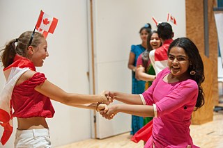 Mit Spaß und Bewegung: Tanz der Nationen beim Länderabend der IDO 2018