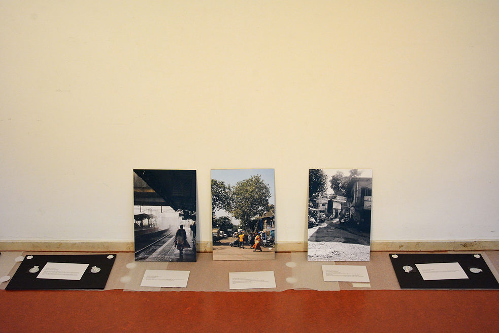 No picture without caption: the photographers had to find them themselves.