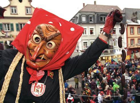 Drvene maske prilikom švapsko-alemanskih poklada