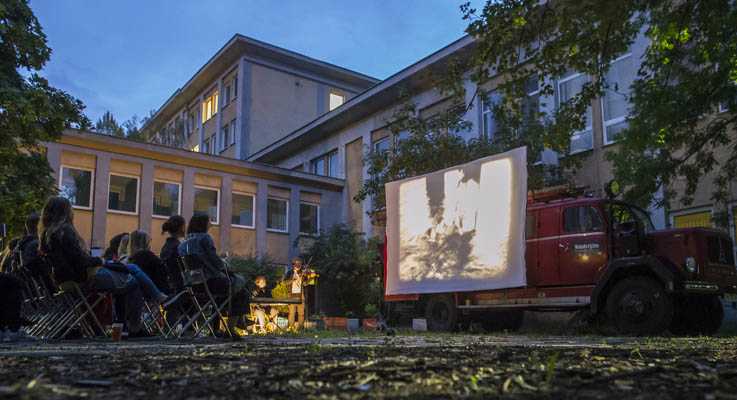 Das "Wanderkino" in Nová Cvernovka, 28. 6.