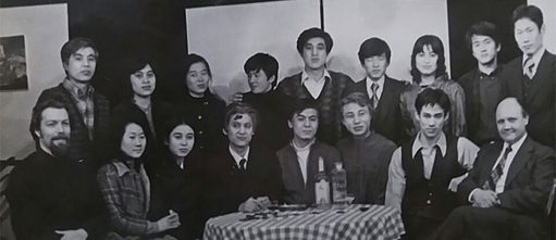 Zu Beginn der 1970er mit dem damaligen Institutsleiter des Goethe-Instituts Seoul Breuer und seinem Stellvertreter Höschele