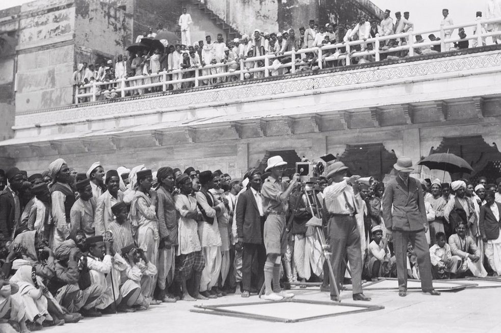 Osten beim Dreh von Shiraz in Agra (1928)