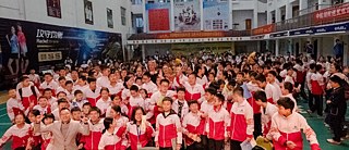 Hunan Zhuzhou Nanfang Oberschule: „Die Mimosen“ inmitten begeisterter Schülerinnen und Schüler 