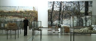 Anselm Kiefer vor seinen Werken