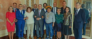 The awardees of the Goethe Medal with the laudatory speakers and the president and executive committee of the Goethe-Institut. 