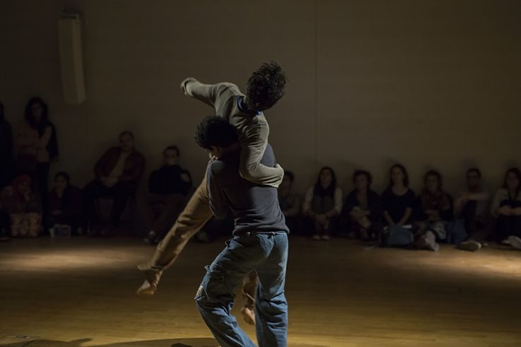  مرة تلو الأخرى تلو الأخرى 