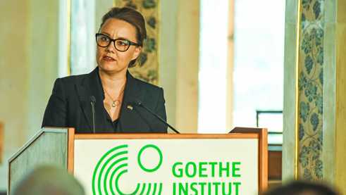Michelle Müntefering on the importance of international cultural work for the future. 