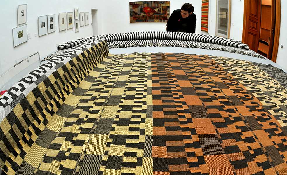 A rug by Bauhaus artist Agnes Roghé 
