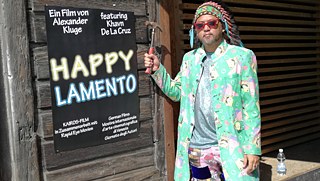 Khavn de la Cruz promoting the film "Happy Lamento“