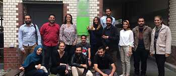 Die Teilnehmenden der Kulturakademie Libyen 2017 sowie Judith Mirschberger, Leiterin des Goethe-Instituts Tunis, in Berlin.