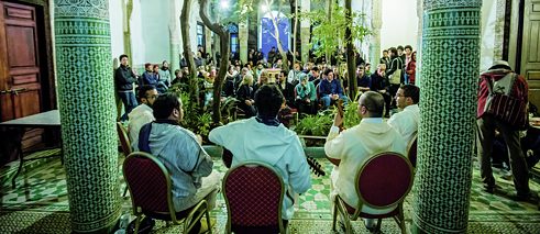 Trainingsprogramme helfen Kulturmanagerinnen und Kulturmanagern dabei, Projekte wie sein »Fez Gathering« selbstsicherer umzusetzen, sagt Omar Chennafi.