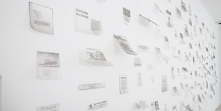 Bem-vindo, presidente!; 2015-2016. Impressão a jato de tinta sobre papel haini; 500 X 200 cm.  