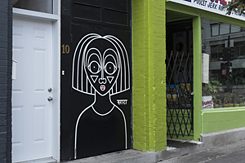 Otro mural de Sara Erenthal en la avenida Duluth en Montreal 