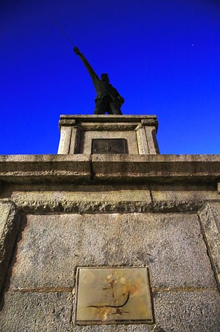 Marca Urbana - Denkmal an Antônio de Sampaio, Porto Alegre. Brigadeiro Sampaio Säbel, 2018; 41 X 60.