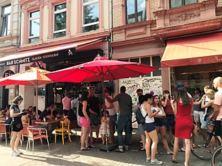 Schlangestehen für Eis  &copy; © Goethe Institut Moskau \ Ksenia Safronowa Schlangestehen für Eis 